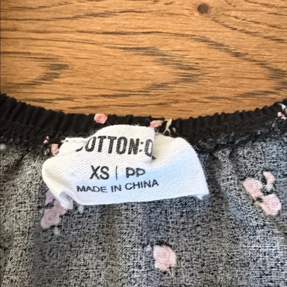 XS/PP Cotton On Pink Roses on Black Puff Sleeve Dress - Picture 4 of 9